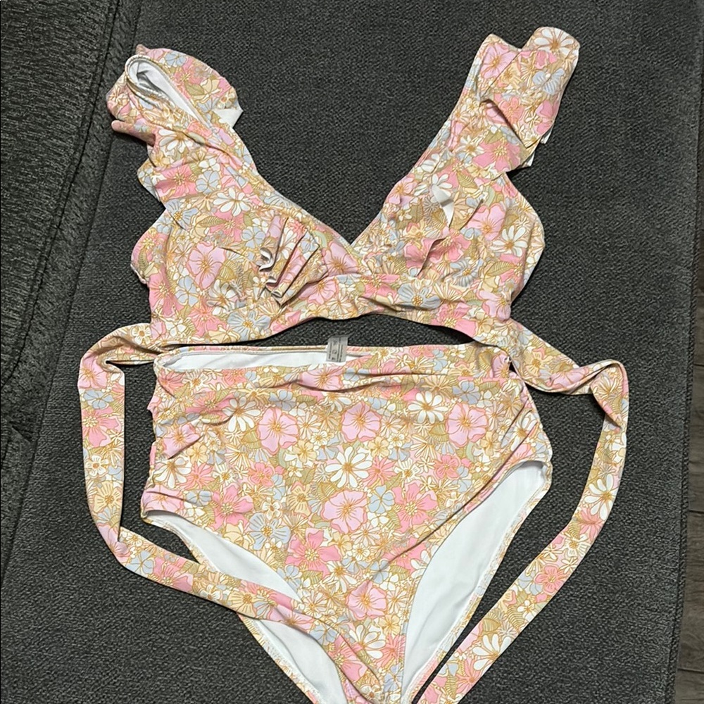 SHEIN Pink and Cream Floral Bikini with Ruffled Straps